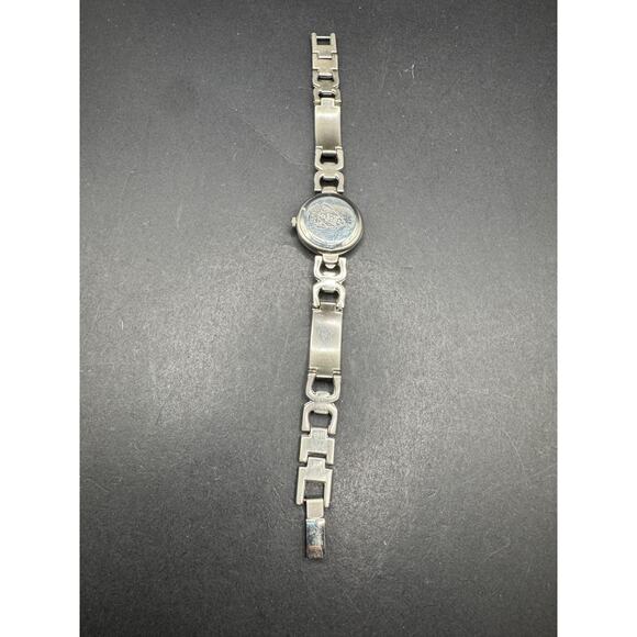 Vintage Gucci Women\'s Watch With Blue Face And Stainless Steel Band 23.6mm main image 10